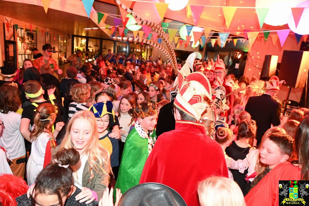 ../Images/Jeugddisco Middeleeuws Carnaval 077.jpg